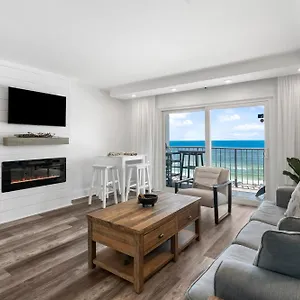  Holiday home The Summit 808: Luxury Beachfront With Incredible Views