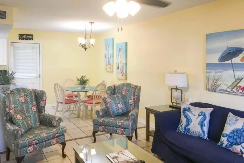 Cozy 2-Bedroom Townhouse W/ Pool And Golf Cart Panama City Beach Holiday home