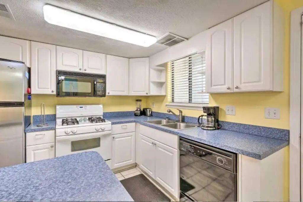 Cozy 2-Bedroom Townhouse W/ Pool And Golf Cart Panama City Beach Holiday home